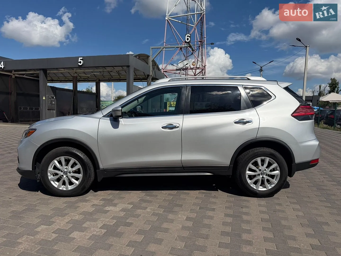 2017 Nissan Rogue - мініатюра 4