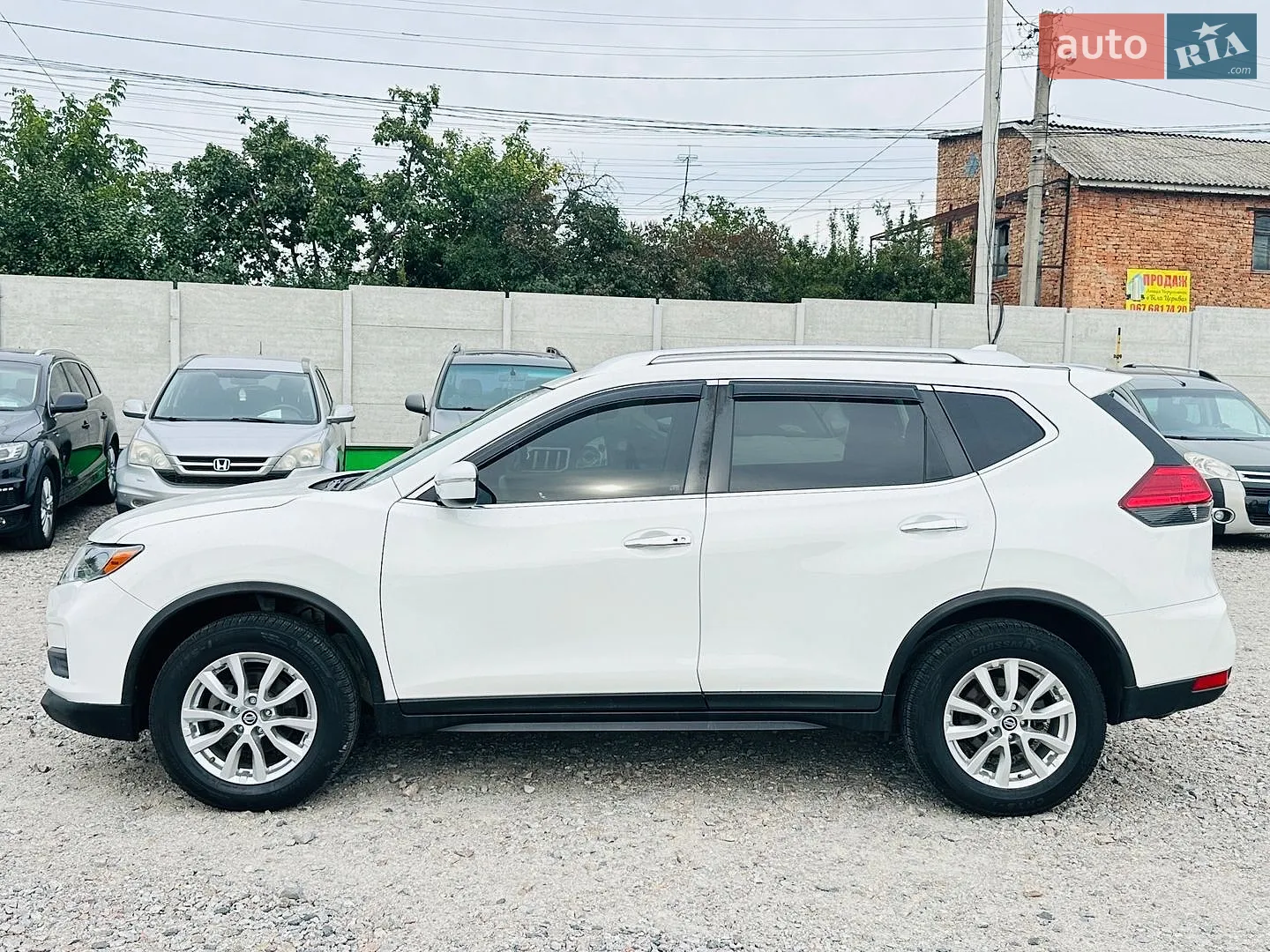 2017 Nissan Rogue - мініатюра 2