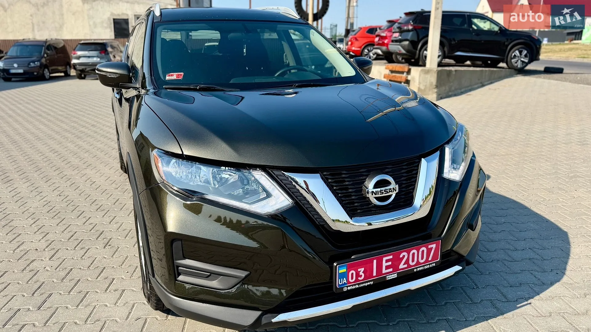 2017 Nissan Rogue - мініатюра 2