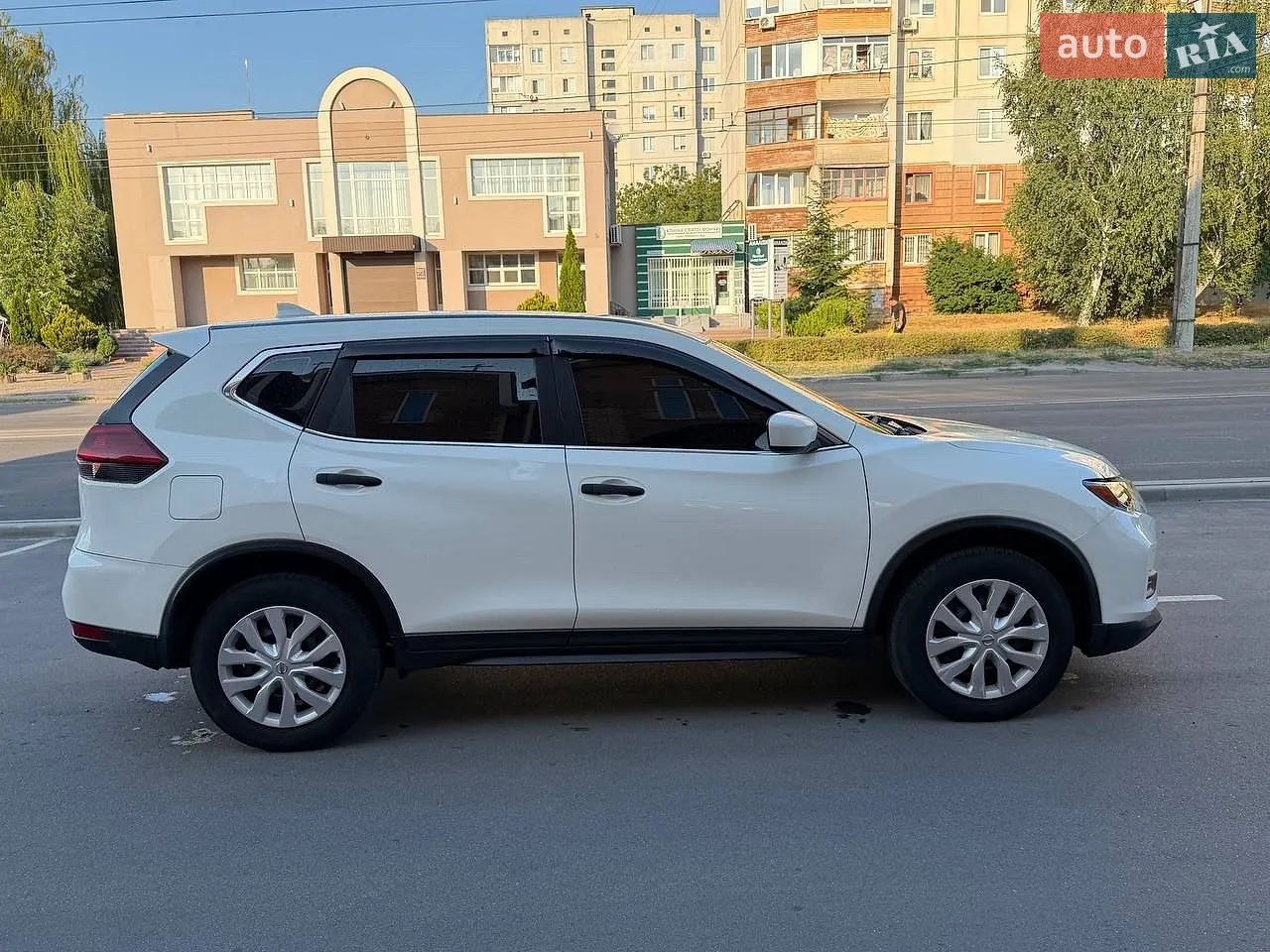2019 Nissan Rogue - мініатюра 2