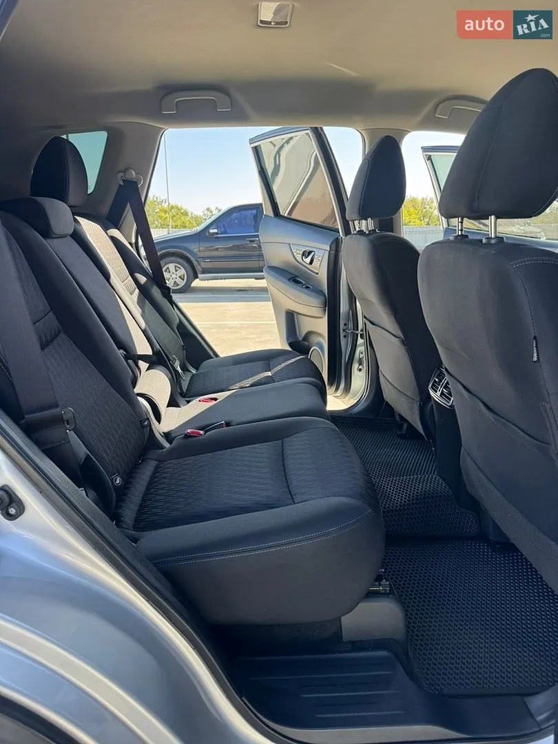 2019 Nissan Rogue - мініатюра 17
