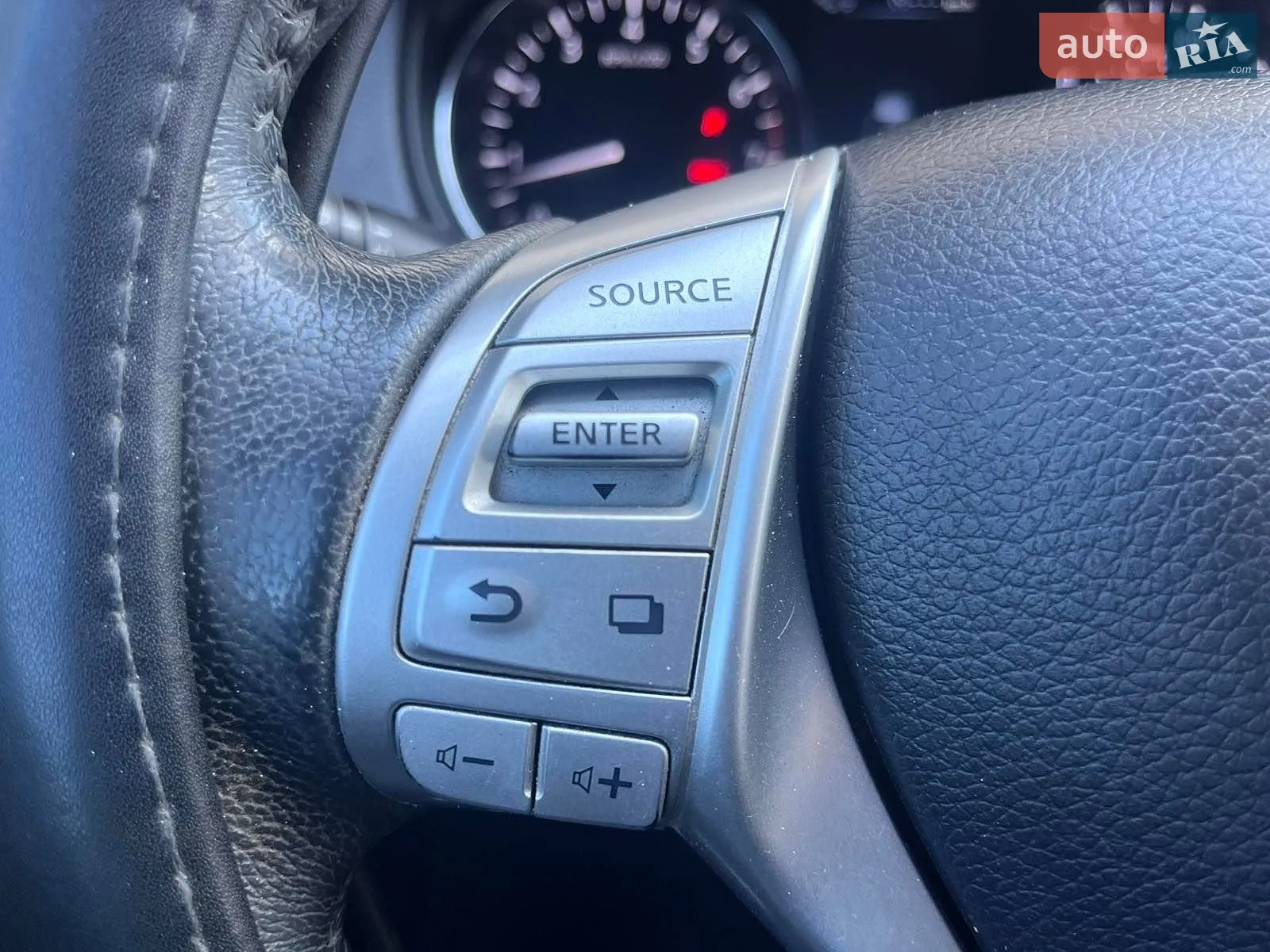 2016 Nissan Rogue - мініатюра 37