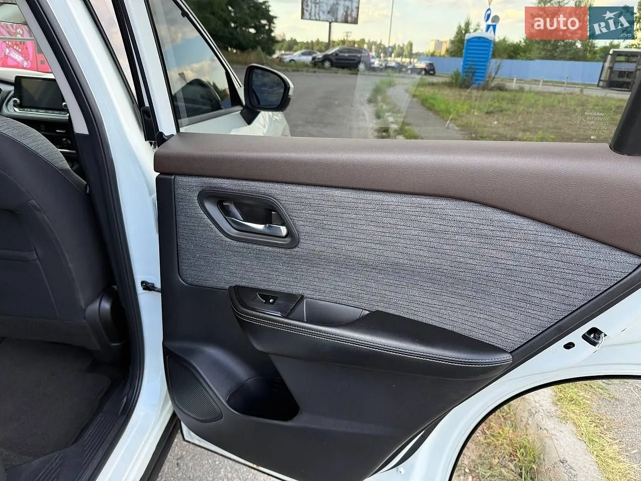 2021 Nissan Rogue - мініатюра 17