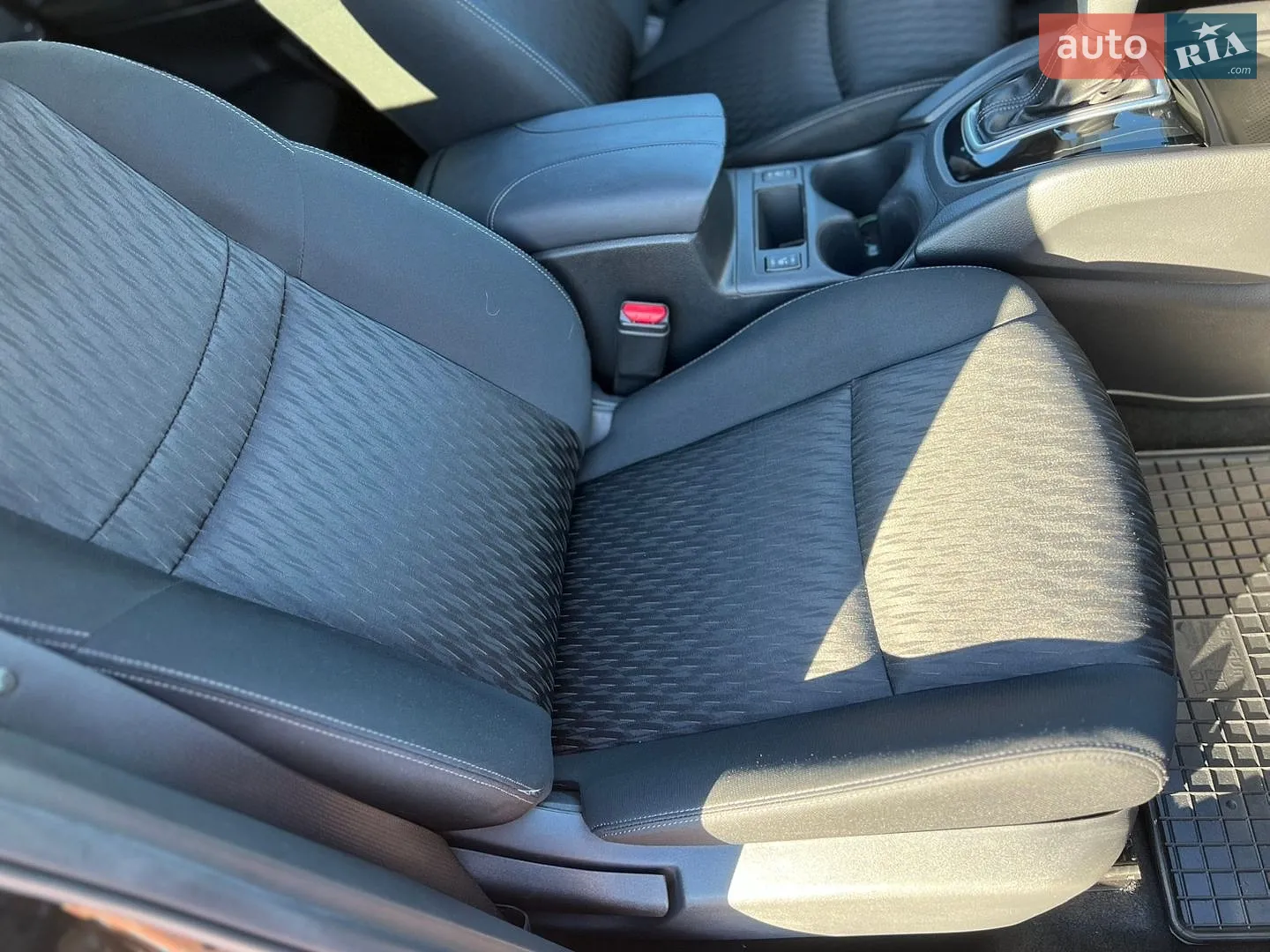 2018 Nissan Rogue - мініатюра 15