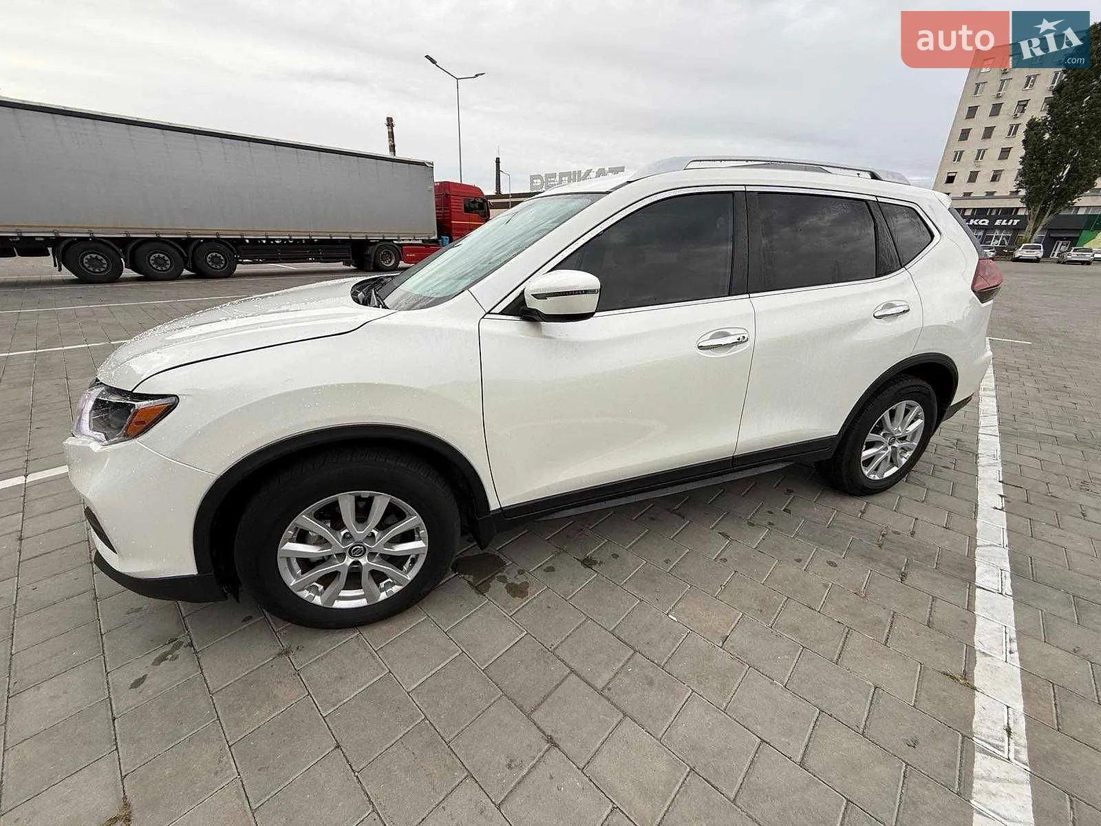 2019 Nissan Rogue - мініатюра 2