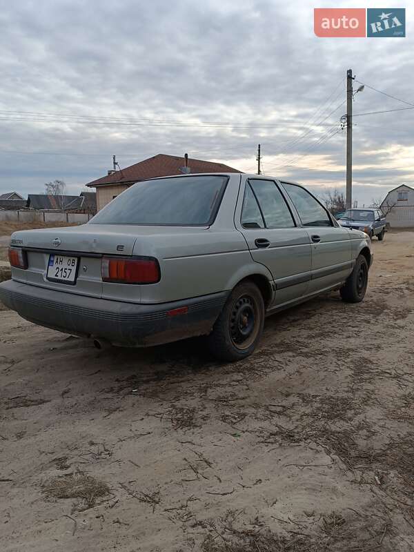 Седан Nissan Sentra 1993 в 