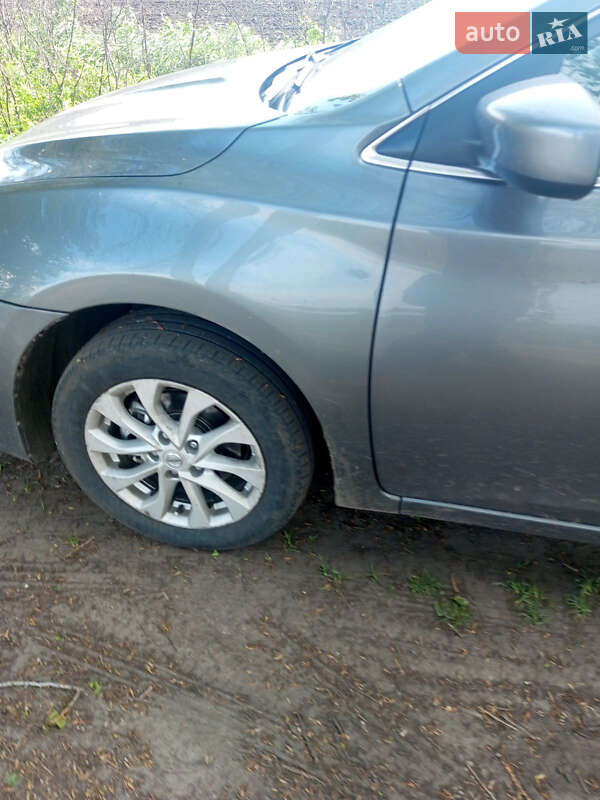 Седан Nissan Sentra 2018 в Романіву