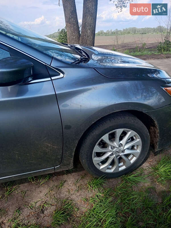 Седан Nissan Sentra 2018 в Романіву