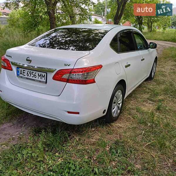 Седан Nissan Sentra 2015 в Дніпрі