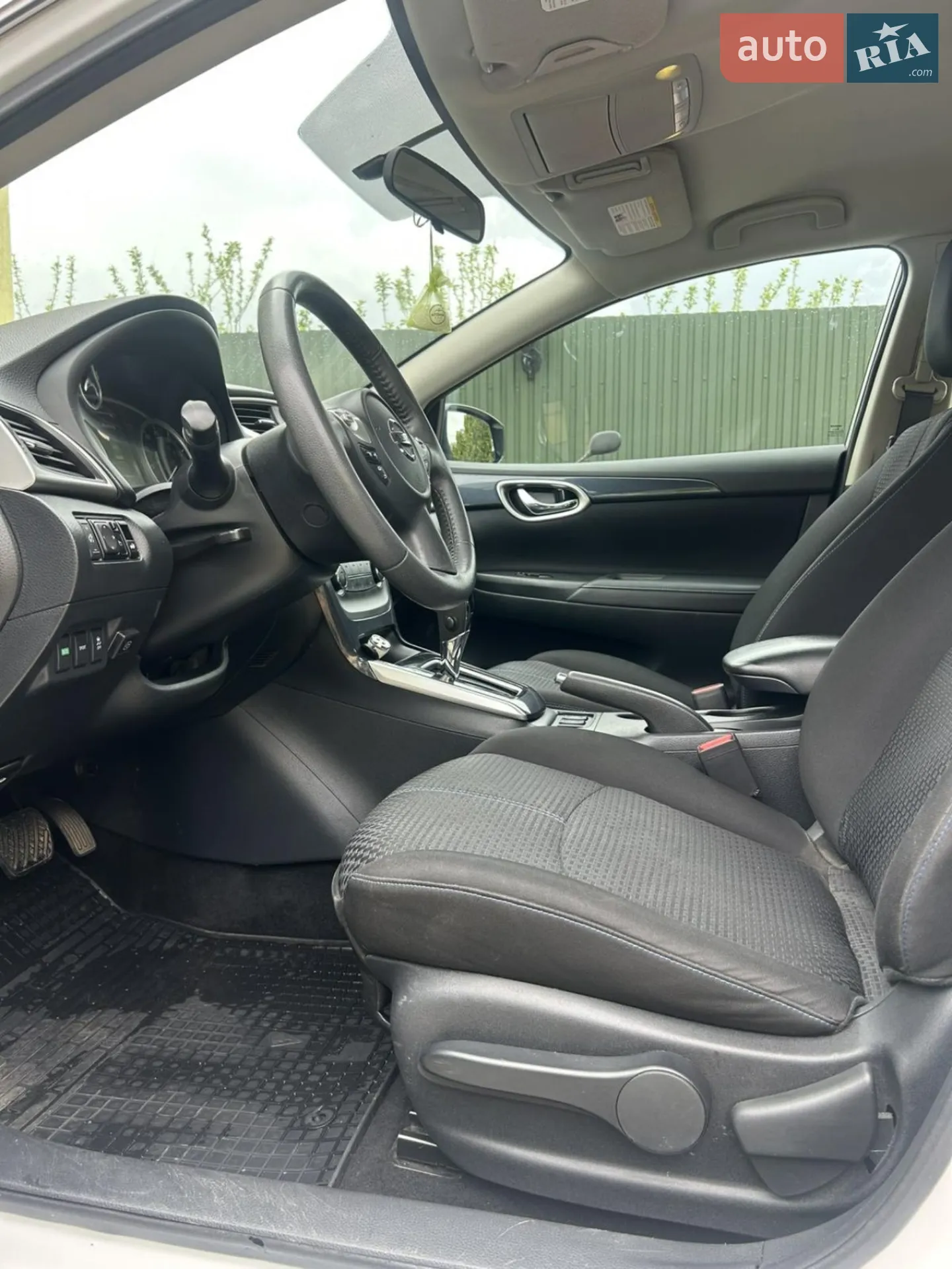 2017 Nissan Sentra - мініатюра 14