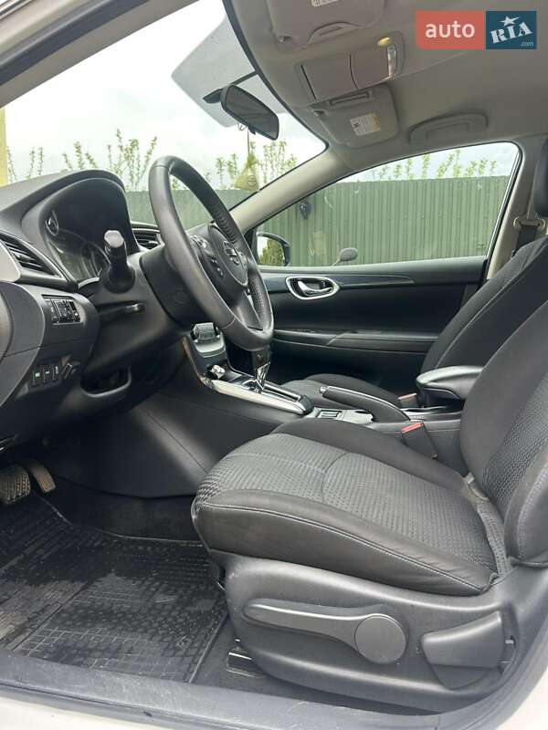 Седан Nissan Sentra 2017 в Луцьку