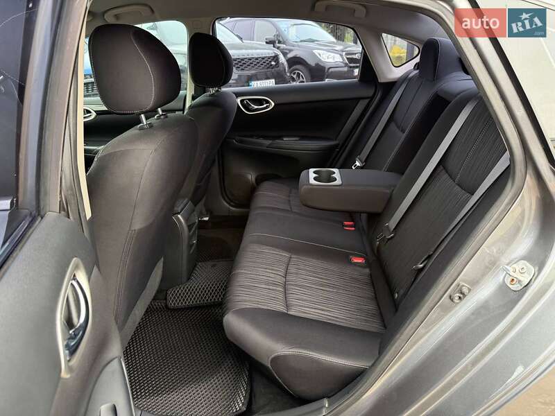 Седан Nissan Sentra 2016 в Киеве