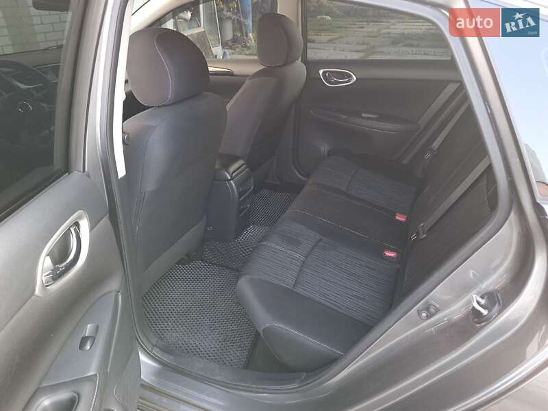 Седан Nissan Sentra 2016 в Синельниковому