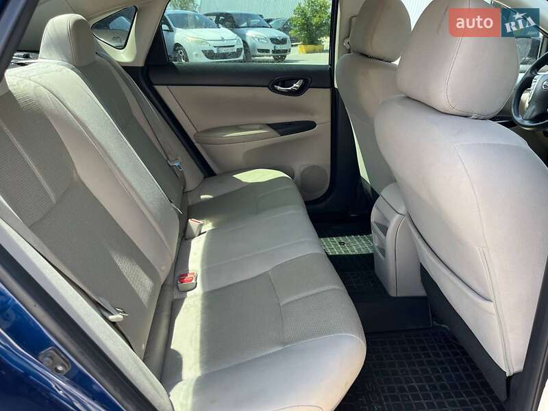 Седан Nissan Sentra 2016 в Львове