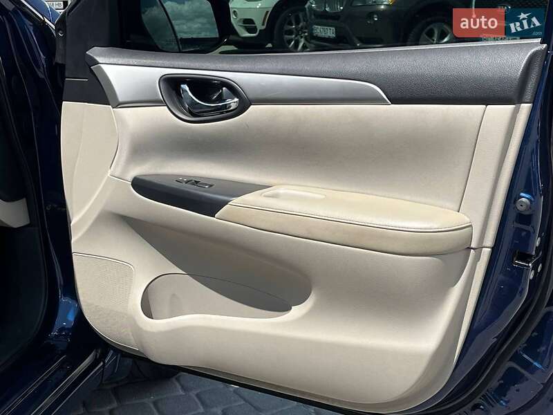 Седан Nissan Sentra 2016 в Львове