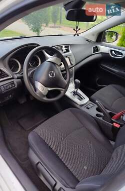 Седан Nissan Sentra 2015 в 