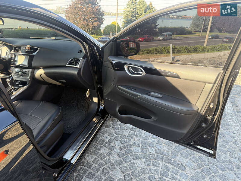 Седан Nissan Sentra 2018 в Дніпрі