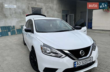 Седан Nissan Sentra 2017 в Ужгороді