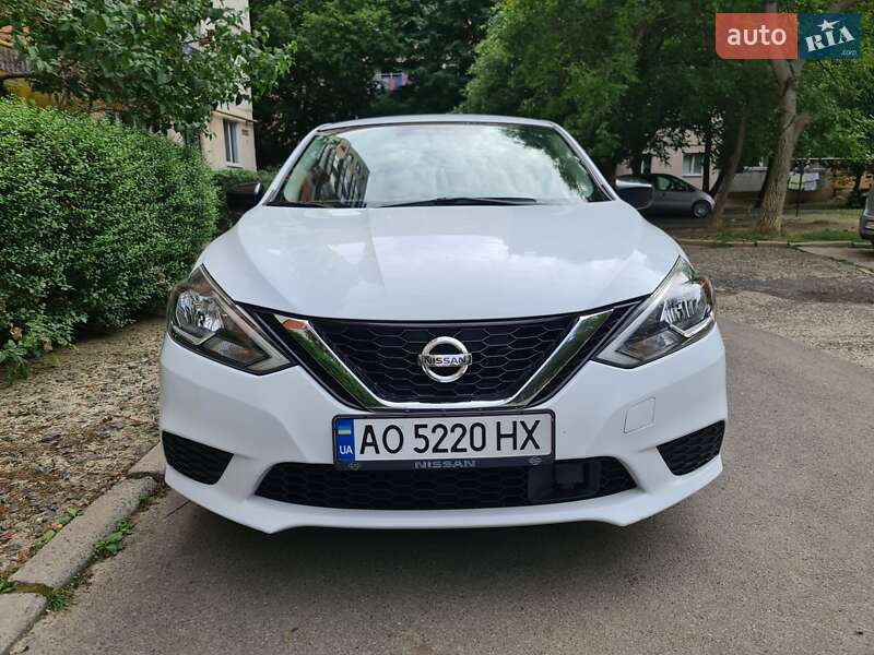 Седан Nissan Sentra 2017 в Ужгороде