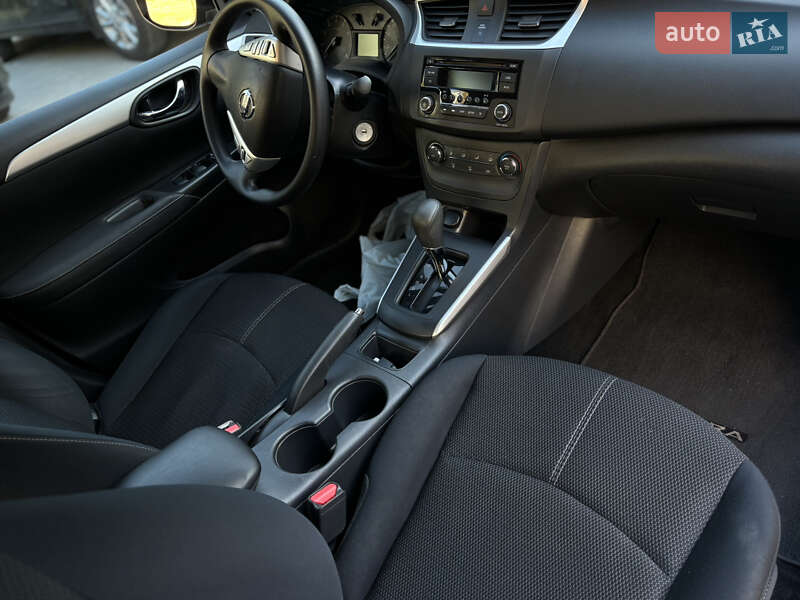 Седан Nissan Sentra 2017 в Днепре