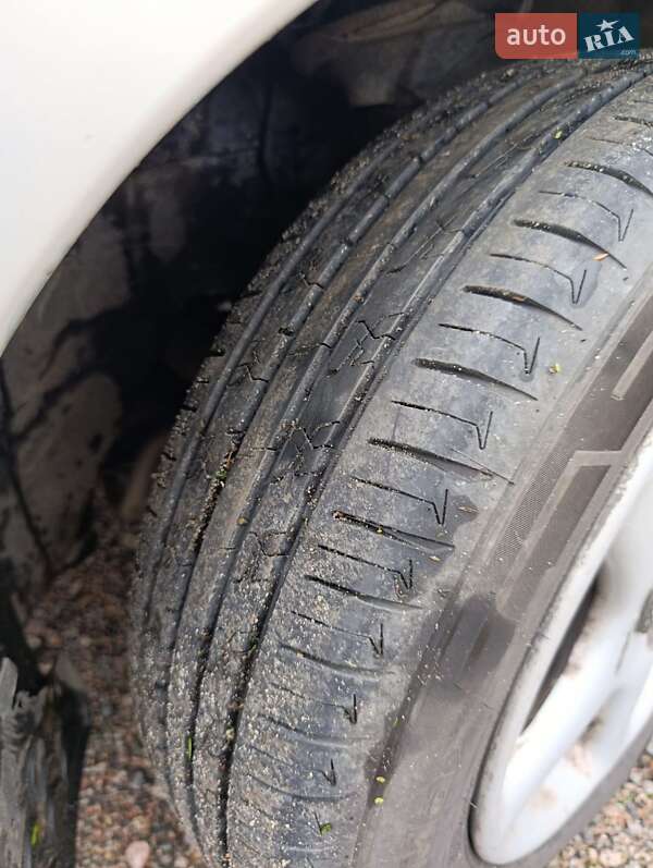 Седан Nissan Sentra 1996 в Ковеле