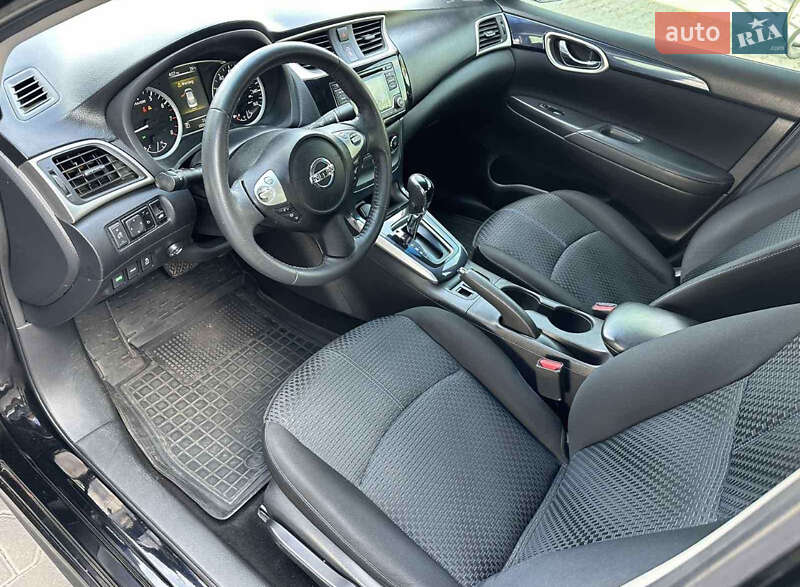 Седан Nissan Sentra 2016 в Ровно