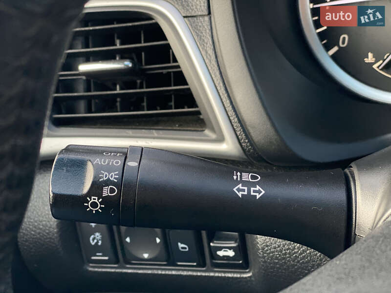 Седан Nissan Sentra 2019 в Луцке