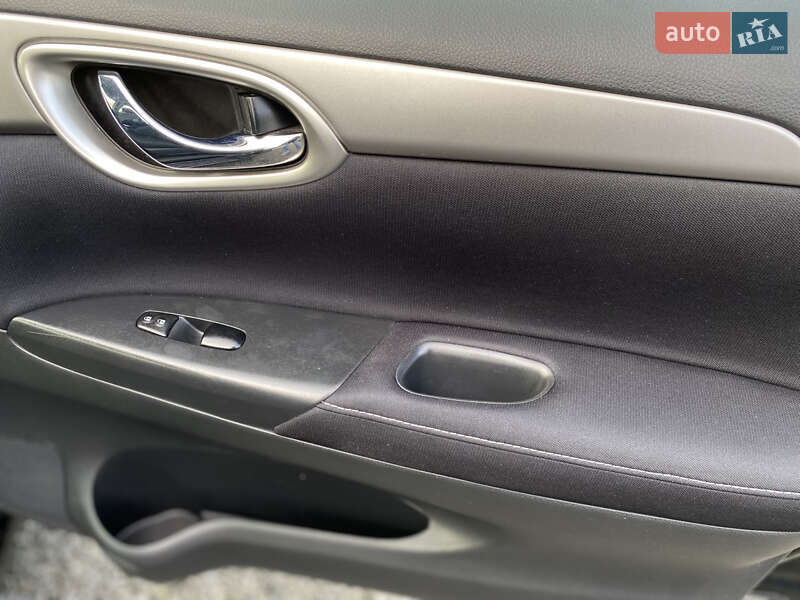 Седан Nissan Sentra 2019 в Луцке