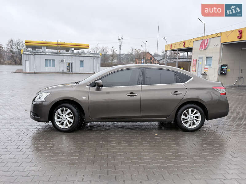 Седан Nissan Sentra 2015 в Луцке