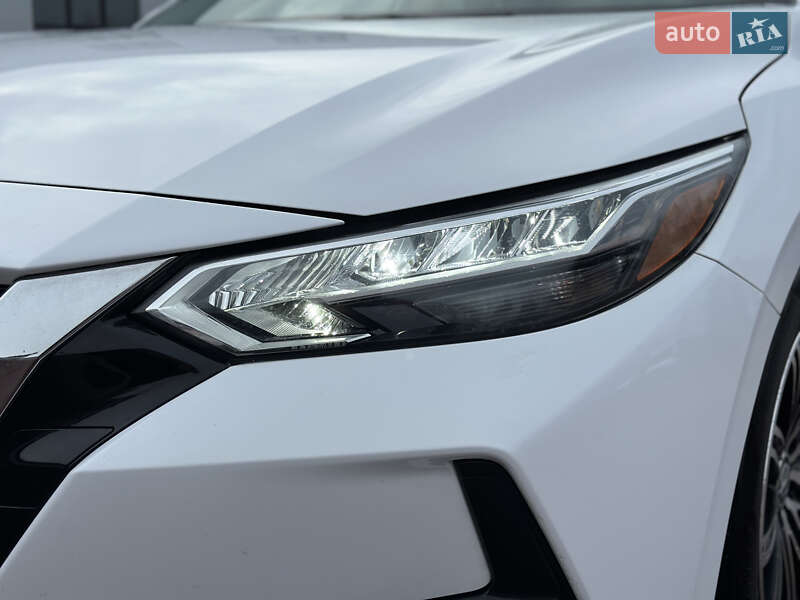 Седан Nissan Sentra 2020 в Ровно