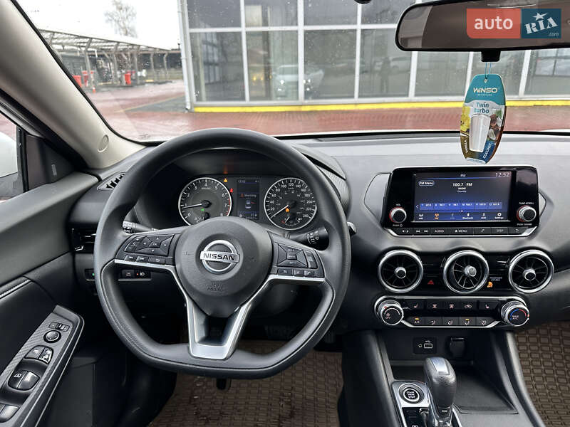 Седан Nissan Sentra 2020 в Ровно