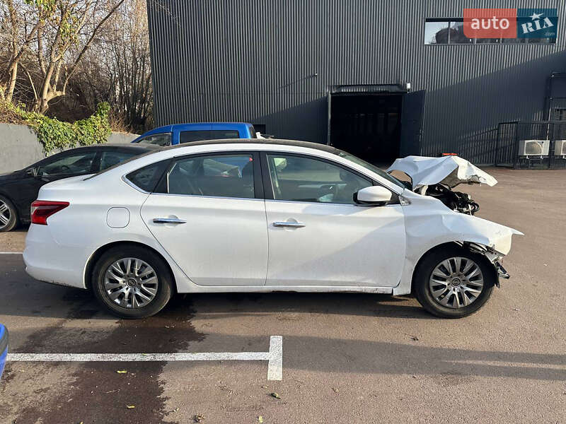 Седан Nissan Sentra 2018 в Киеве фото 4 Седан Nissan Sentra 2018 в Киеве