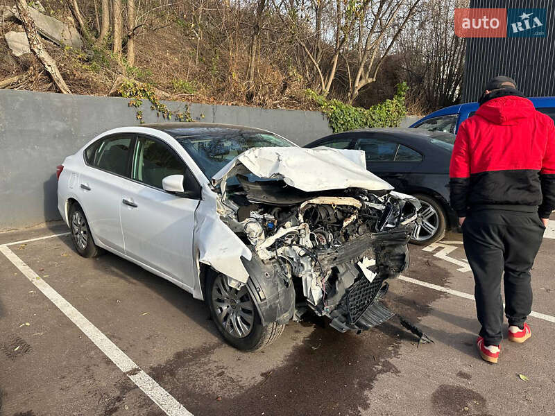 Седан Nissan Sentra 2018 в Киеве фото 10 Седан Nissan Sentra 2018 в Киеве