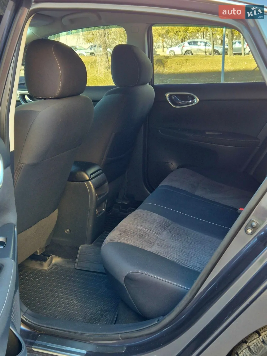 2015 Nissan Sentra - мініатюра 11