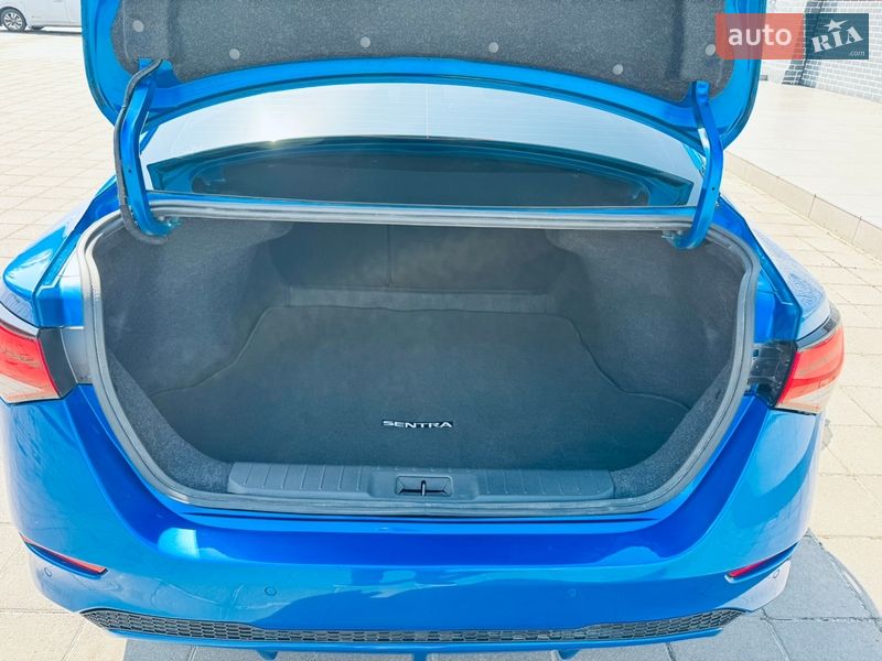 Седан Nissan Sentra 2020 в Кременчуге