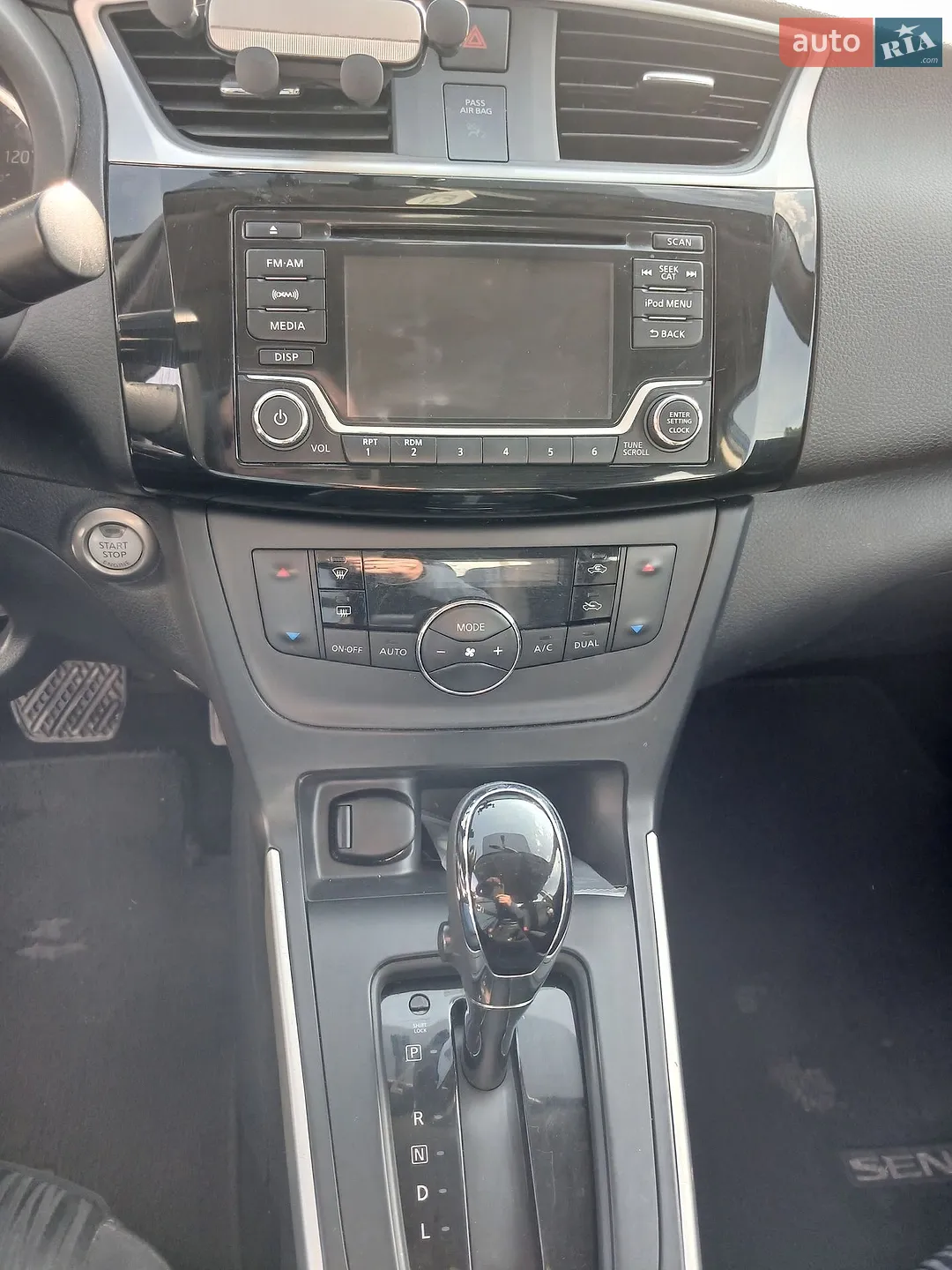 2017 Nissan Sentra - мініатюра 13
