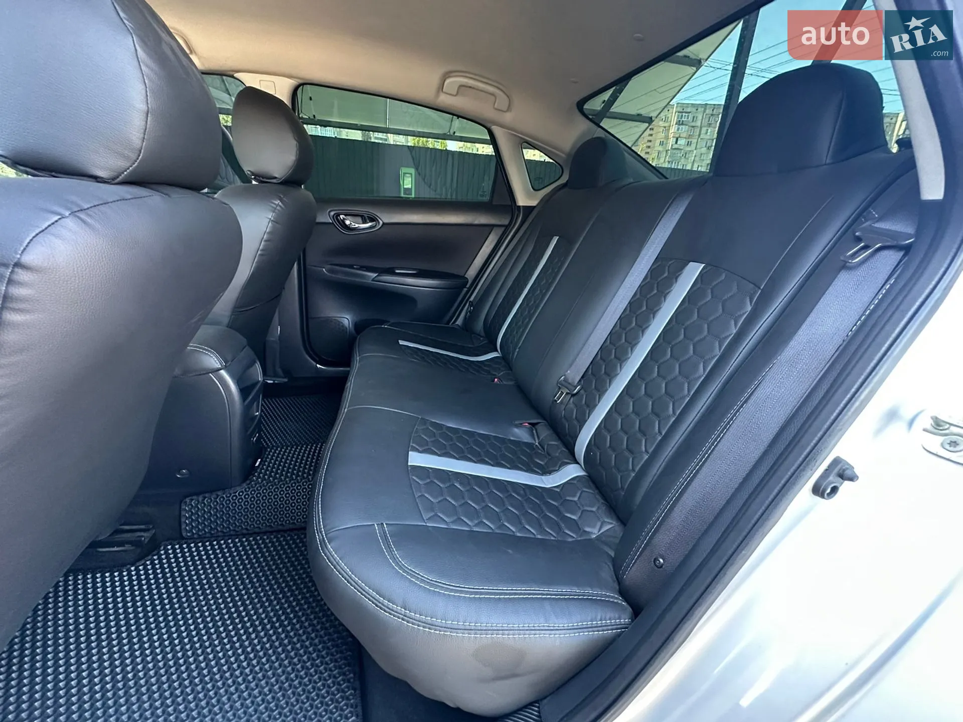 2017 Nissan Sentra - мініатюра 10