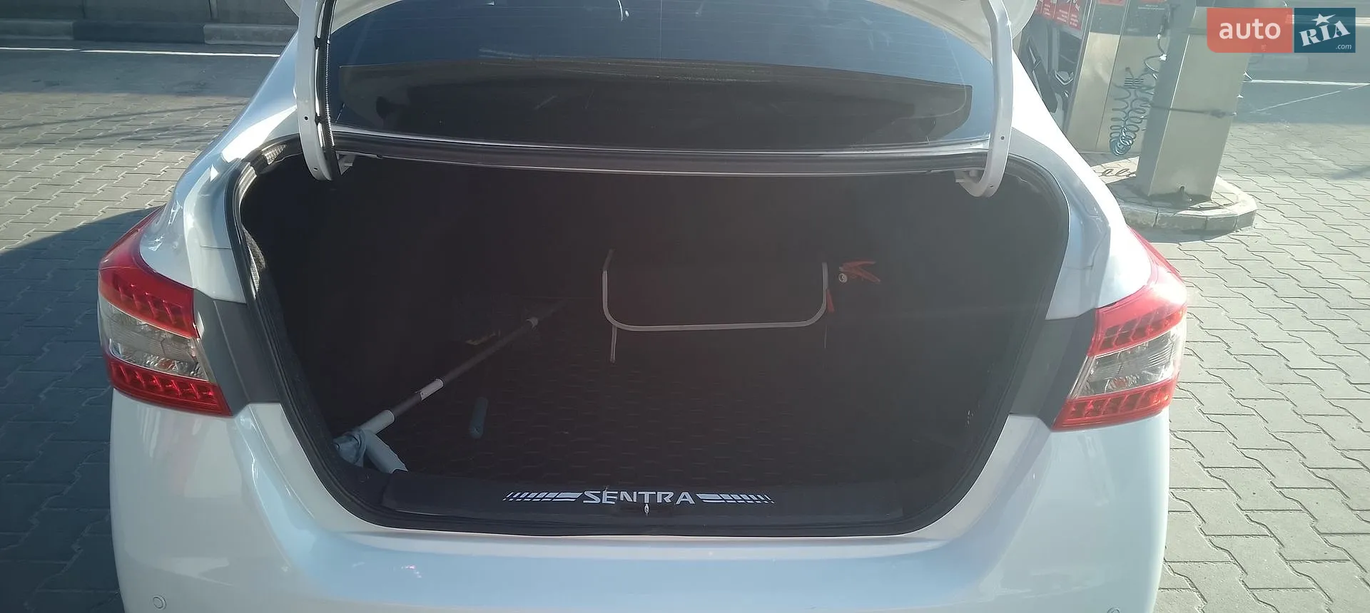 2015 Nissan Sentra - мініатюра 11