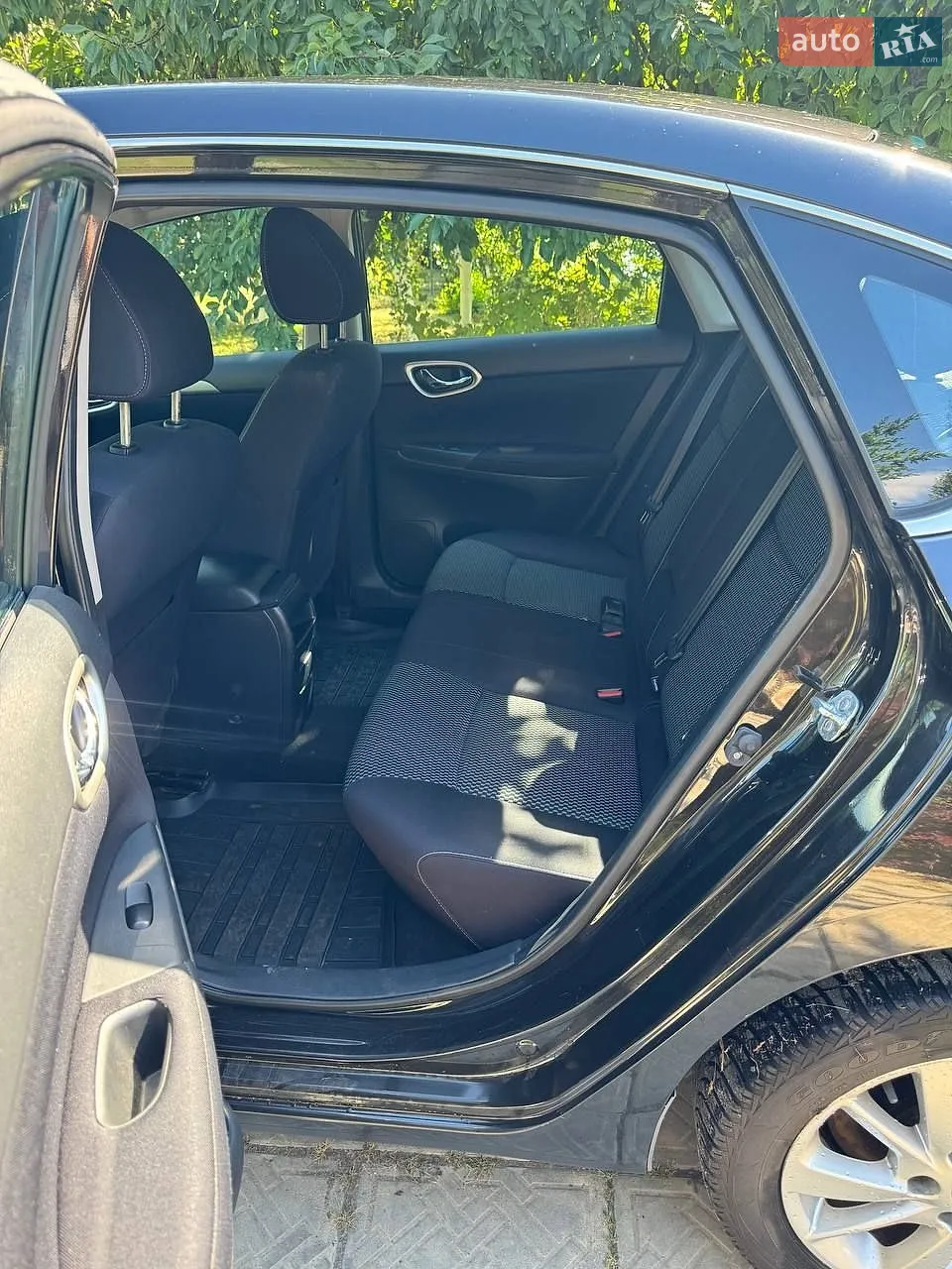 2015 Nissan Sentra - мініатюра 19