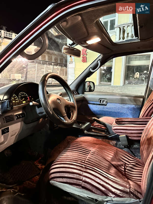 Мінівен Nissan Serena 1994 в Чернігові