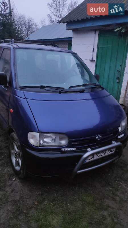 Nissan Serena 1999