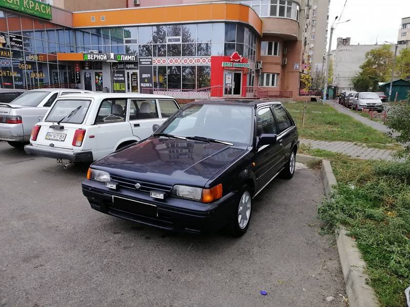 Хэтчбек Nissan Sunny 1989 в Одессе