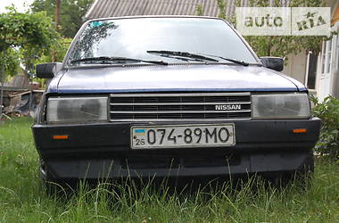 Седан Nissan Sunny 1985 в Чернівцях