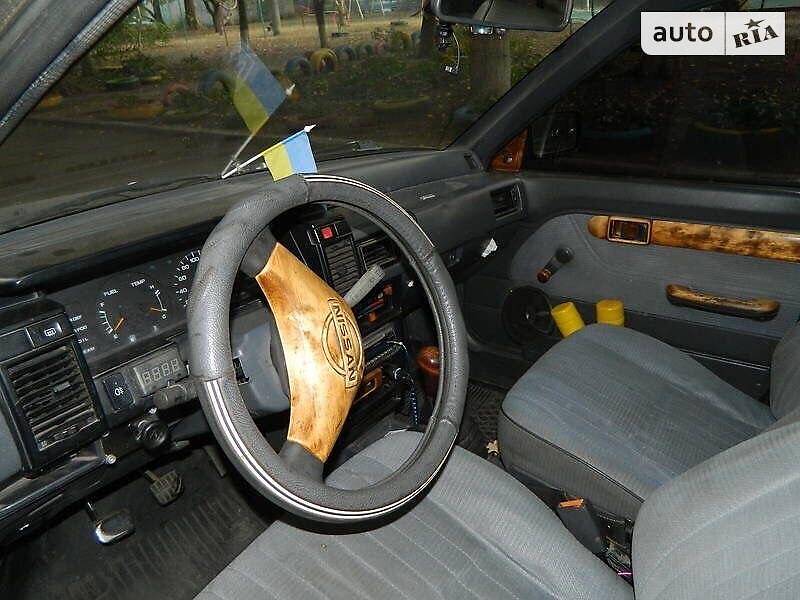 Седан Nissan Sunny 1989 в Богуславе