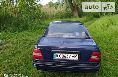 Седан Nissan Sunny 1992 в 