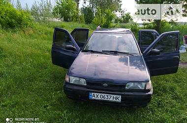 Седан Nissan Sunny 1992 в 