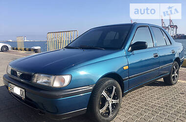 Седан Nissan Sunny 1995 в Одессе