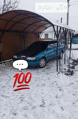 Седан Nissan Sunny 1994 в Ровно