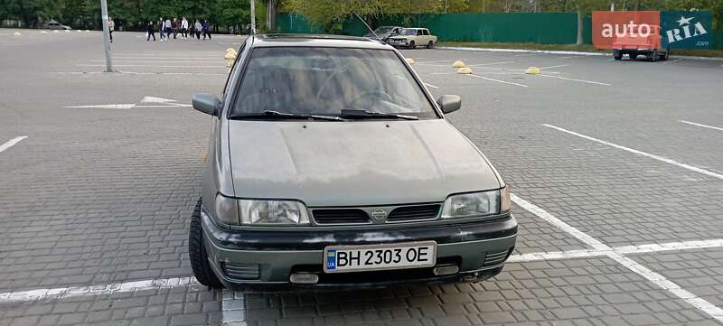 Nissan Sunny 1993