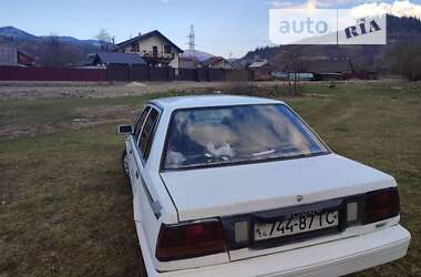 Седан Nissan Sunny 1987 в Сколе